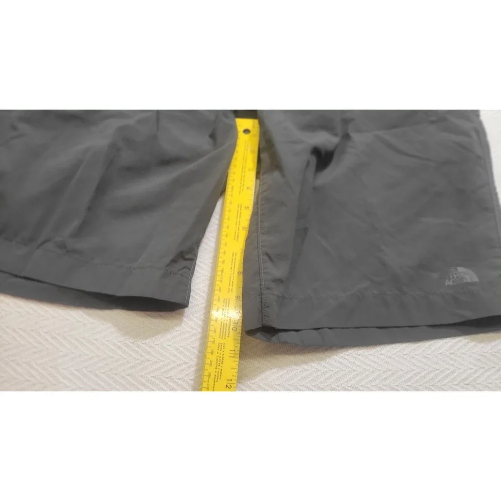 The North Face Paramount Trail Shorts Mens 38 Gray‎ Nylon Cargo Hiking Belted